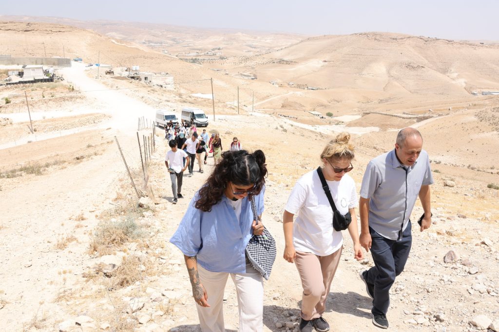 How to Volunteer Abroad with Refugees in Palestine in 2026/2027?