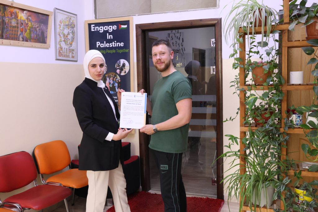 6 Community Development Volunteer Programs in Palestine
