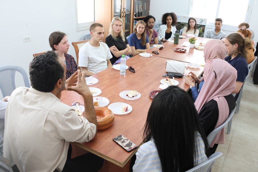Volunteer in Palestinian Refugee Camps in Hebron